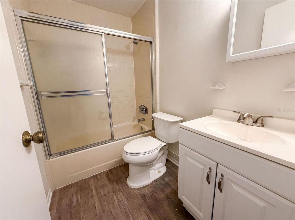 Image 10 of property listing at 5720 KNEELAND LANE, Tampa, FL 33625