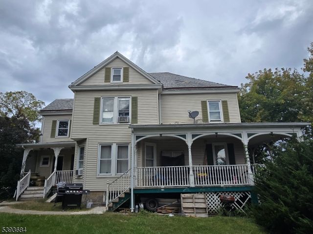 46 Trinity St, Newton Town, NJ 07860