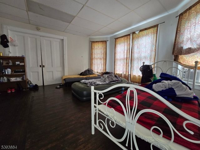 46 Trinity St, Newton Town, NJ 07860