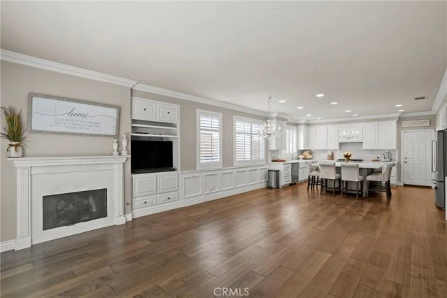 1062 Mccall Dr, Corona, CA 92881