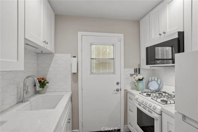 1062 Mccall Dr, Corona, CA 92881