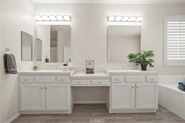 1062 Mccall Dr, Corona, CA 92881