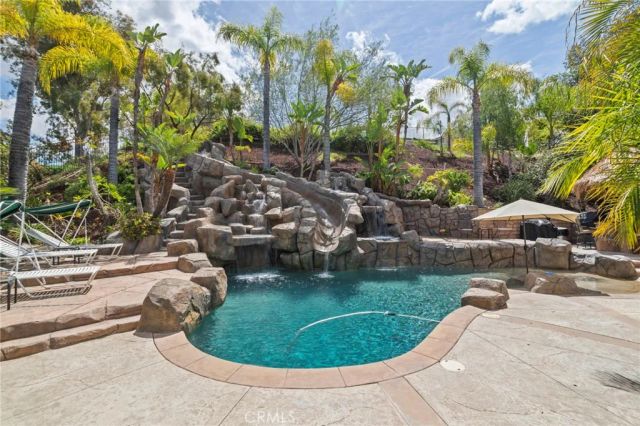 1062 Mccall Dr, Corona, CA 92881