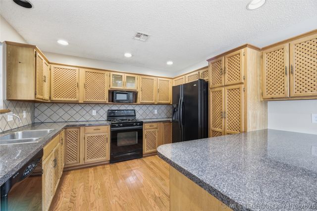 16247 E 83rd Street North, Owasso, OK 74055