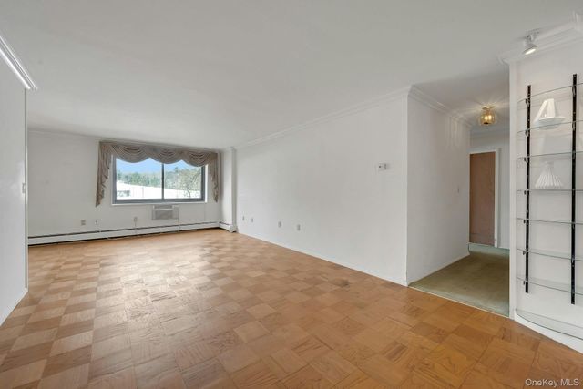 100 E Hartsdale Avenue MiE, Hartsdale, NY 10530