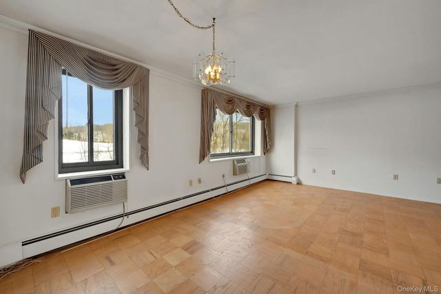 100 E Hartsdale Avenue MiE, Hartsdale, NY 10530