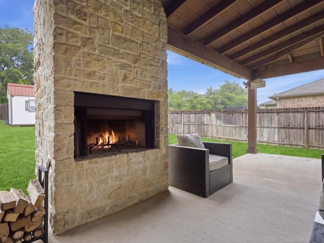 358 Highmeadow Drive, Aubrey, TX 76227