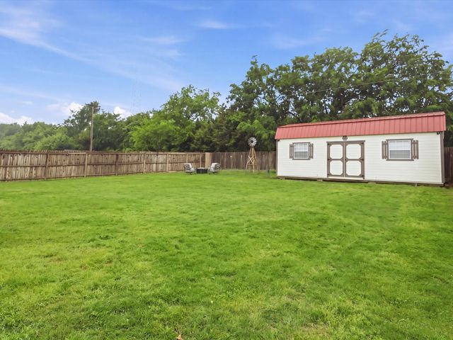 358 Highmeadow Drive, Aubrey, TX 76227