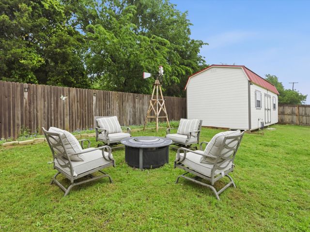 358 Highmeadow Drive, Aubrey, TX 76227