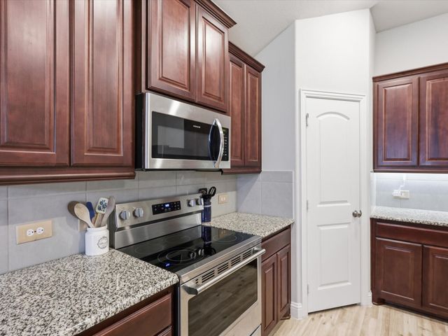 358 Highmeadow Drive, Aubrey, TX 76227