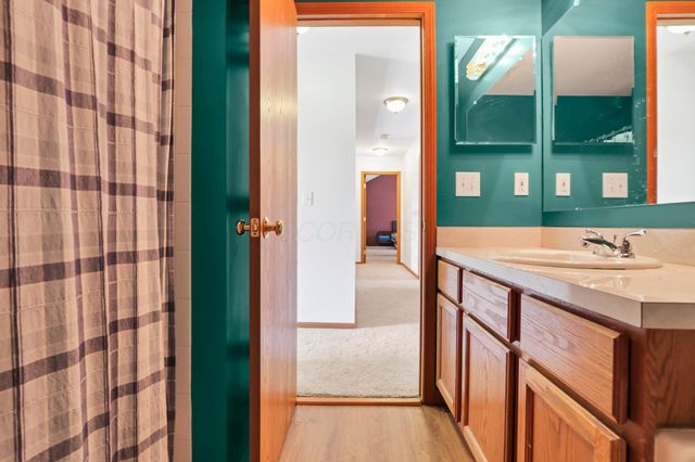 947 Glyn Dennis Drive, Newark, OH 43055