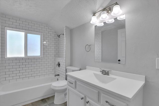 2317 E Hartson Ave, Spokane, WA 99202