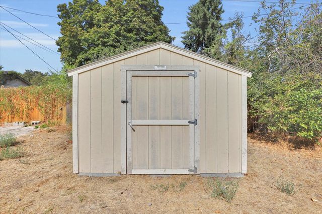 2317 E Hartson Ave, Spokane, WA 99202