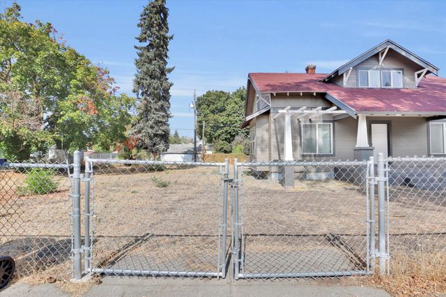2317 E Hartson Ave, Spokane, WA 99202