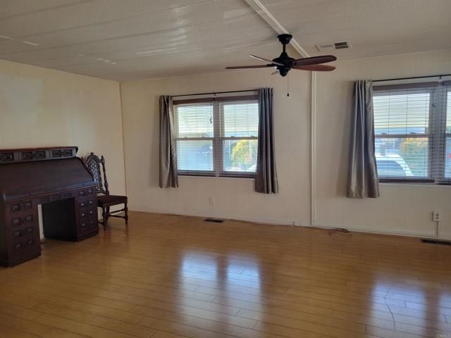 1525 W Oakland Avenue 89, Hemet, CA 92546