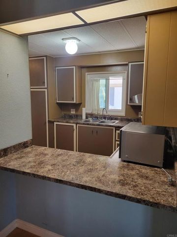 1525 W Oakland Avenue 89, Hemet, CA 92546