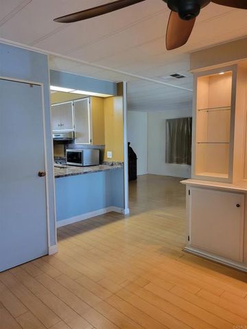 1525 W Oakland Avenue 89, Hemet, CA 92546