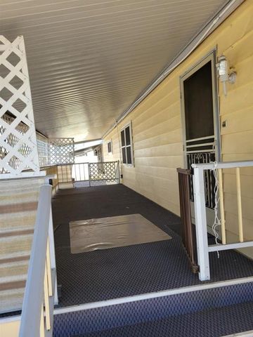 1525 W Oakland Avenue 89, Hemet, CA 92546