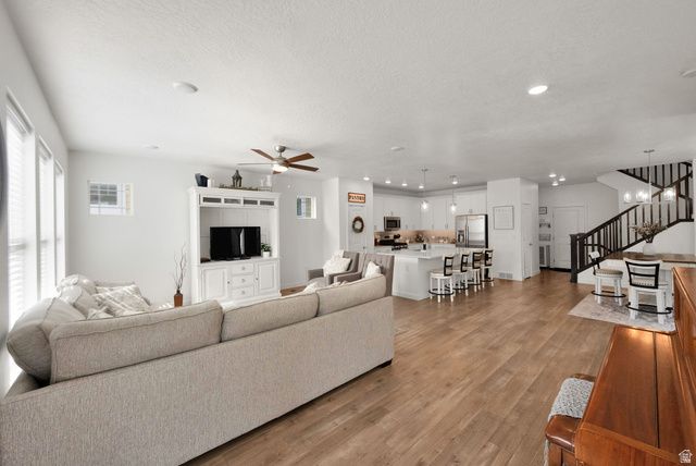 11091 S WILLOW WALK DR, South Jordan, UT 84009