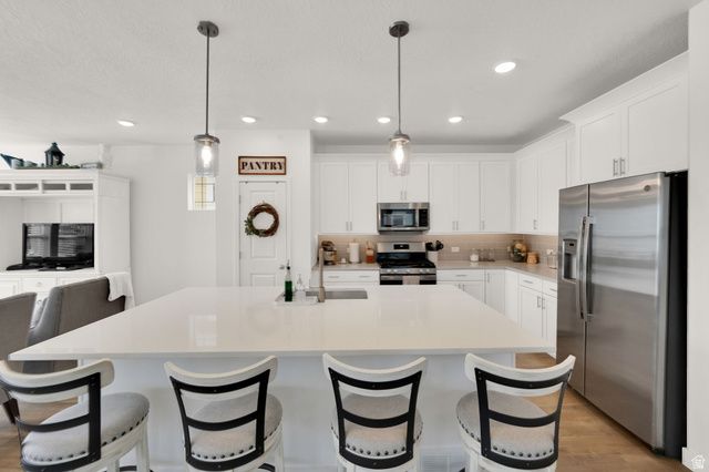11091 S WILLOW WALK DR, South Jordan, UT 84009