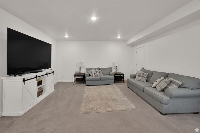 11091 S WILLOW WALK DR, South Jordan, UT 84009