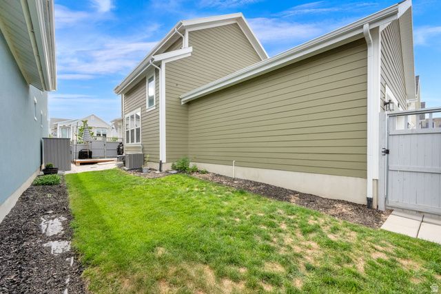 11091 S WILLOW WALK DR, South Jordan, UT 84009