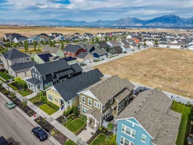 11091 S WILLOW WALK DR, South Jordan, UT 84009