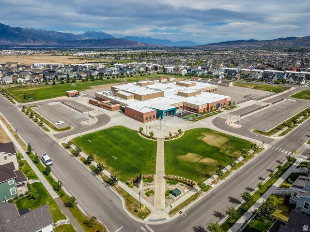 11091 S WILLOW WALK DR, South Jordan, UT 84009