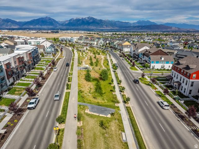 11091 S WILLOW WALK DR, South Jordan, UT 84009