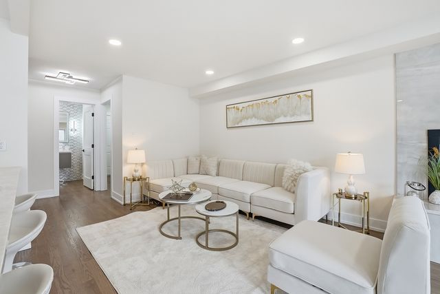 6850 Latrobe Avenue, Skokie, IL 60077