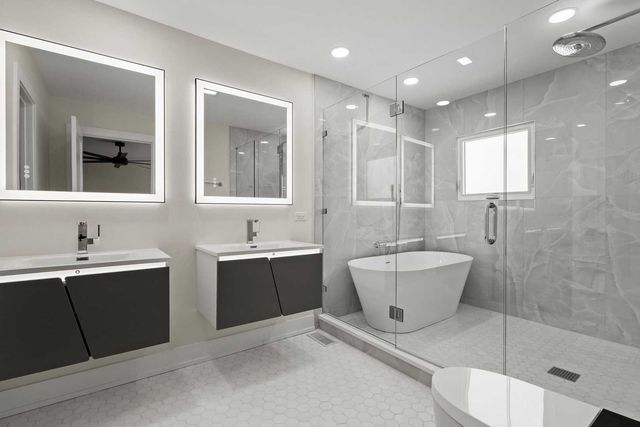 6850 Latrobe Avenue, Skokie, IL 60077