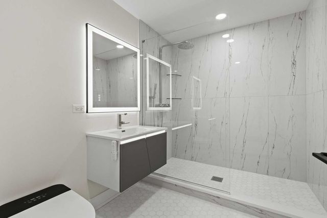 6850 Latrobe Avenue, Skokie, IL 60077