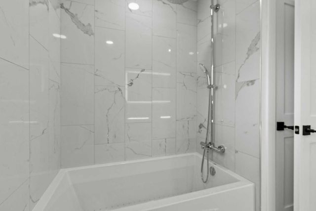 6850 Latrobe Avenue, Skokie, IL 60077