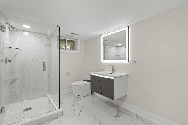 6850 Latrobe Avenue, Skokie, IL 60077