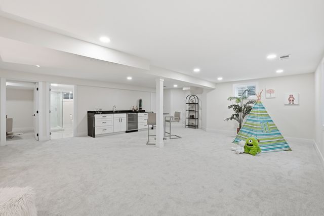 6850 Latrobe Avenue, Skokie, IL 60077