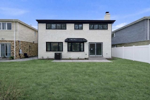 6850 Latrobe Avenue, Skokie, IL 60077