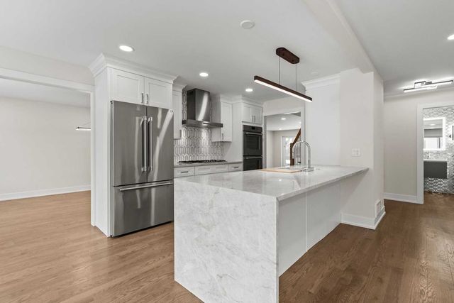 6850 Latrobe Avenue, Skokie, IL 60077