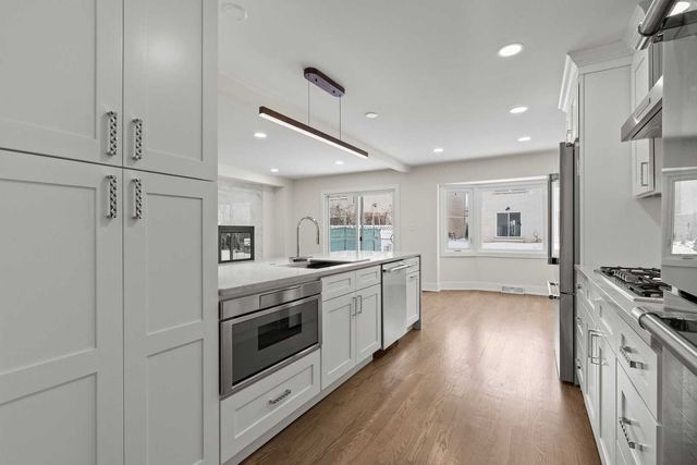 6850 Latrobe Avenue, Skokie, IL 60077