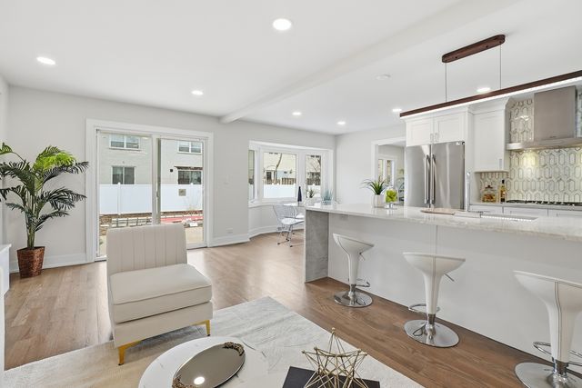 6850 Latrobe Avenue, Skokie, IL 60077