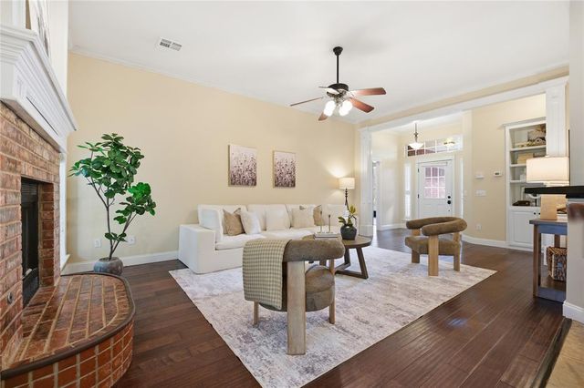 613 Bluegrass Lane, Yukon, OK 73099