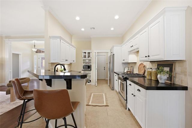 613 Bluegrass Lane, Yukon, OK 73099