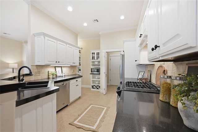 613 Bluegrass Lane, Yukon, OK 73099