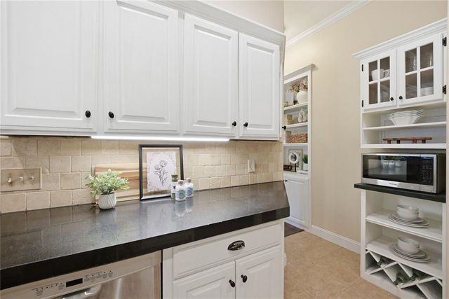 613 Bluegrass Lane, Yukon, OK 73099