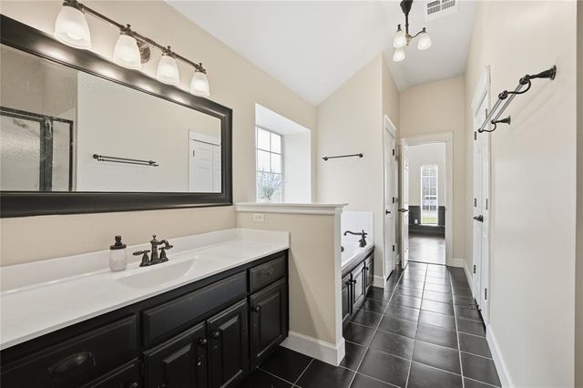 613 Bluegrass Lane, Yukon, OK 73099