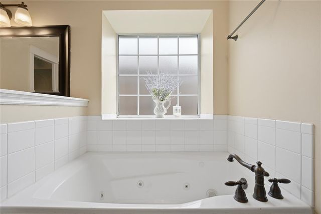 613 Bluegrass Lane, Yukon, OK 73099