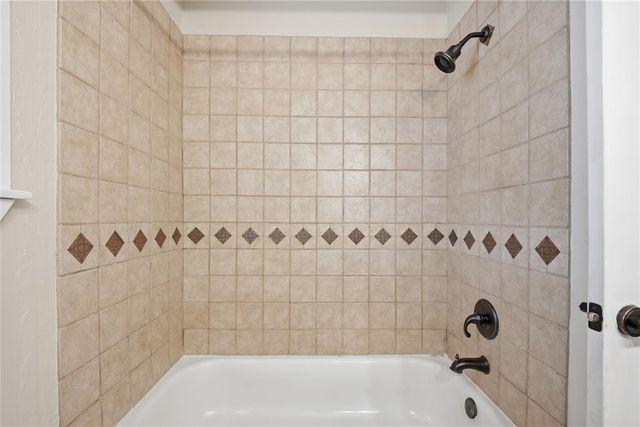 613 Bluegrass Lane, Yukon, OK 73099