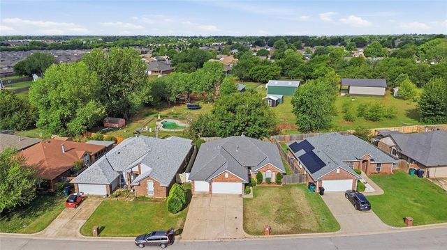 613 Bluegrass Lane, Yukon, OK 73099