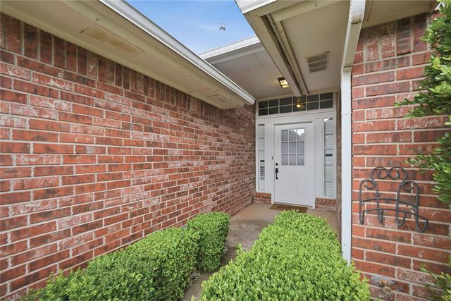 613 Bluegrass Lane, Yukon, OK 73099