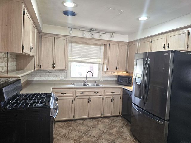 24602 Graham Road, Redford, MI 48239