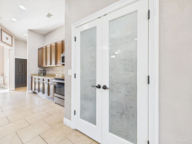 3232 Southfork Dr, Pace, FL 32571